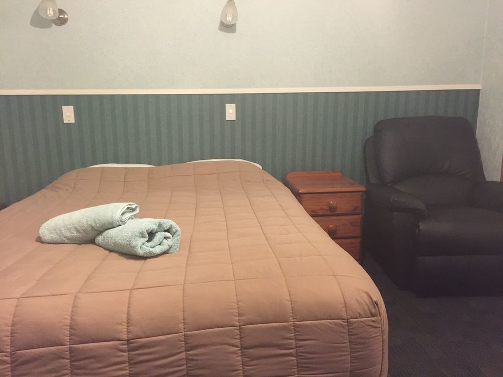 Dunrovin Motel เทาโป ภายนอก รูปภาพ