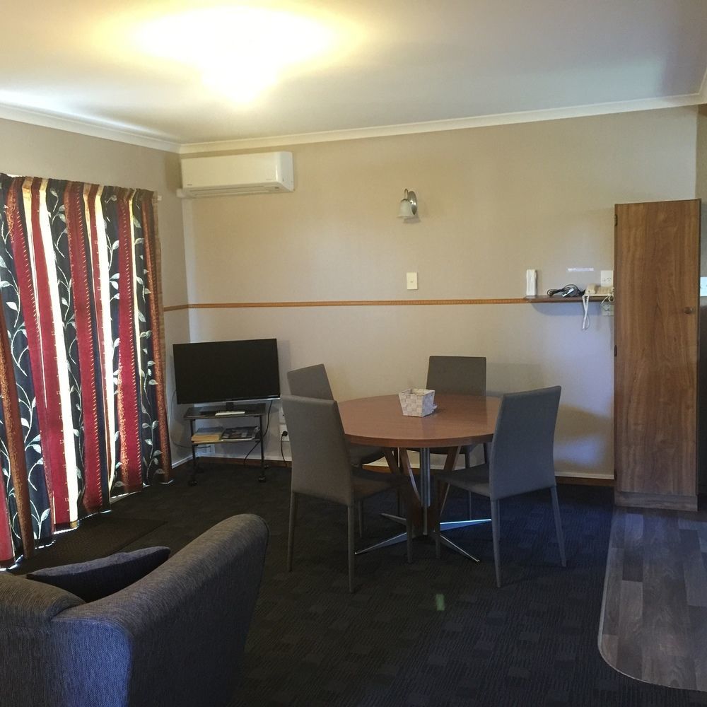 Dunrovin Motel เทาโป ภายนอก รูปภาพ